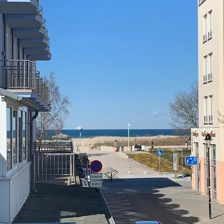 Zum Hotel